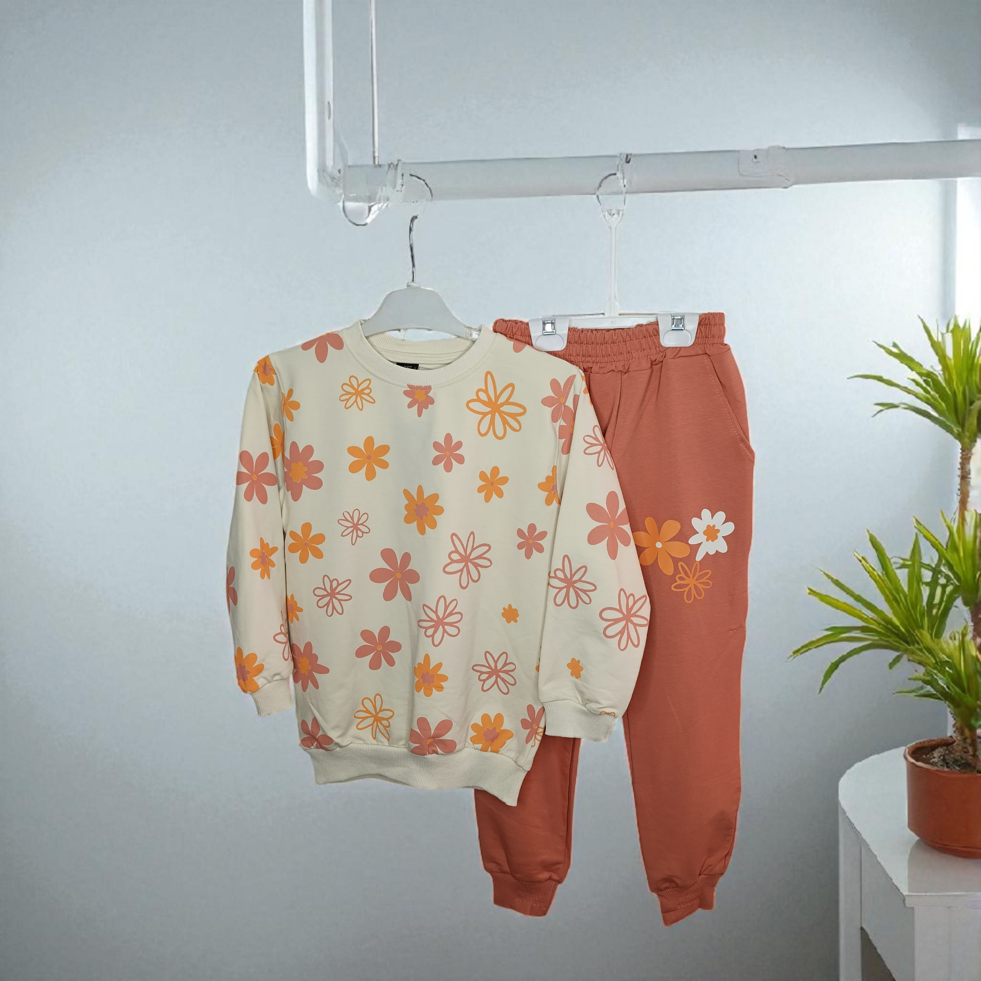 Çiçek Basklı Turuncu Kız Takım